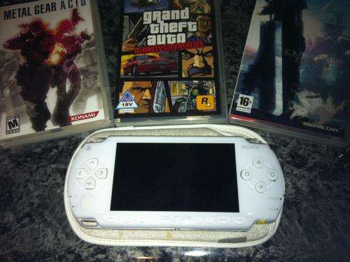Sony PSP White Console - 1GB Stick and 5 Games - Crazy R1 Auction!!!